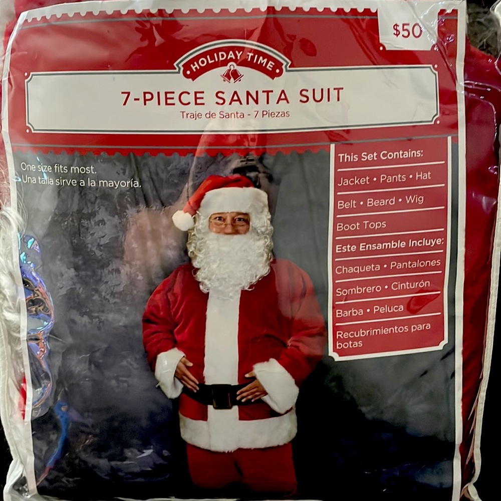 7-Piece Santa Suit!